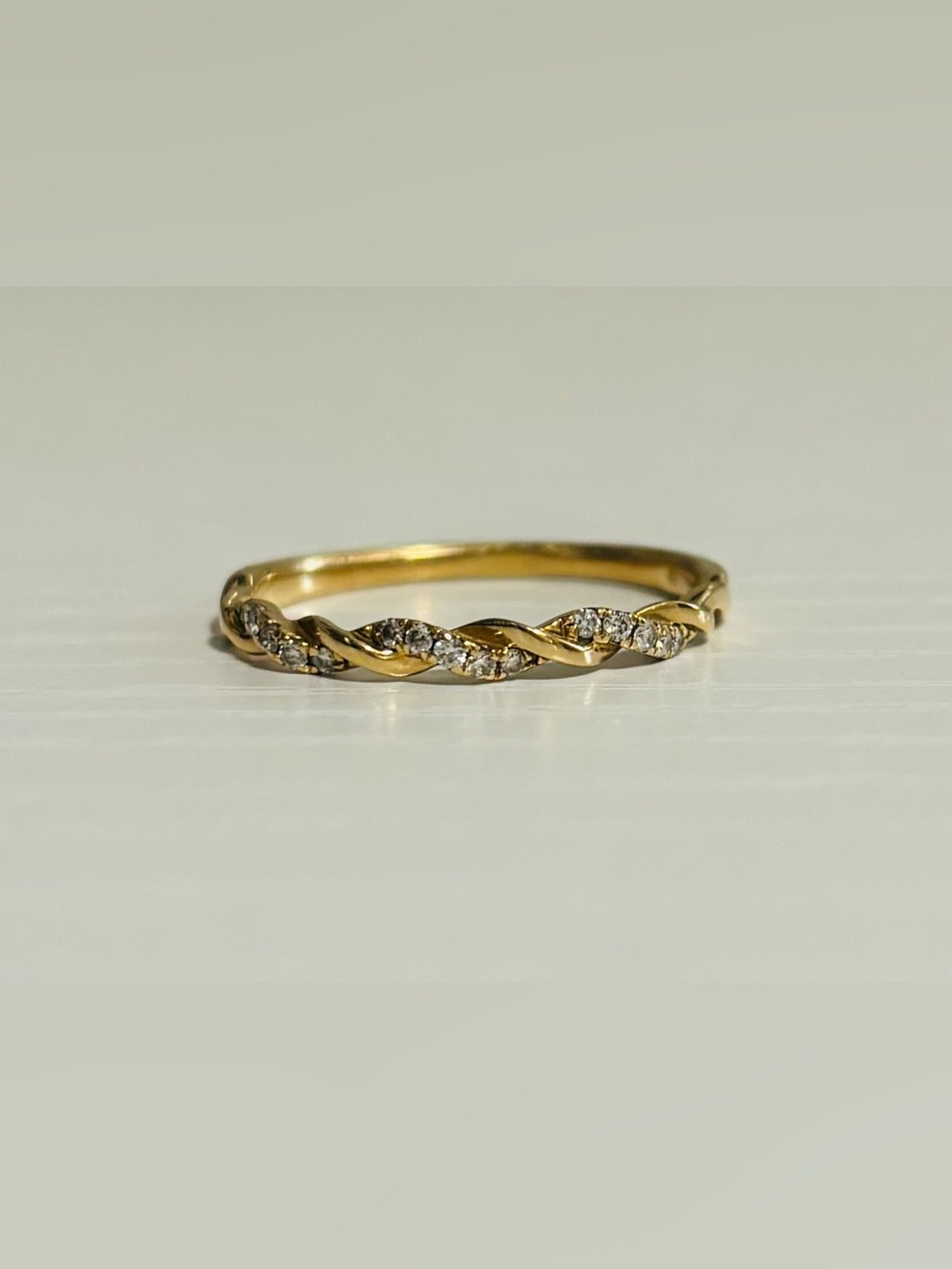 Helzberg 10k Yellow Gold Twisted Diamond Wedding/Anniversary Band Ring 7